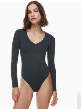 Aritzia Contour Fixture Long Sleeve V-Neck Bodysuit Dark Night Navy Size Large